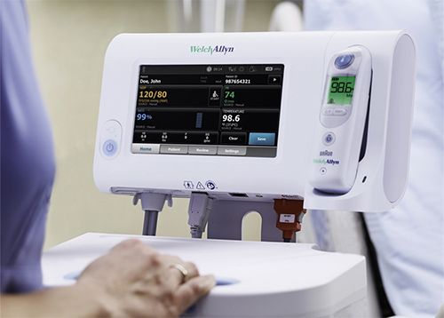 The 7 Benefits of Using a Vital Signs Spot Monitor